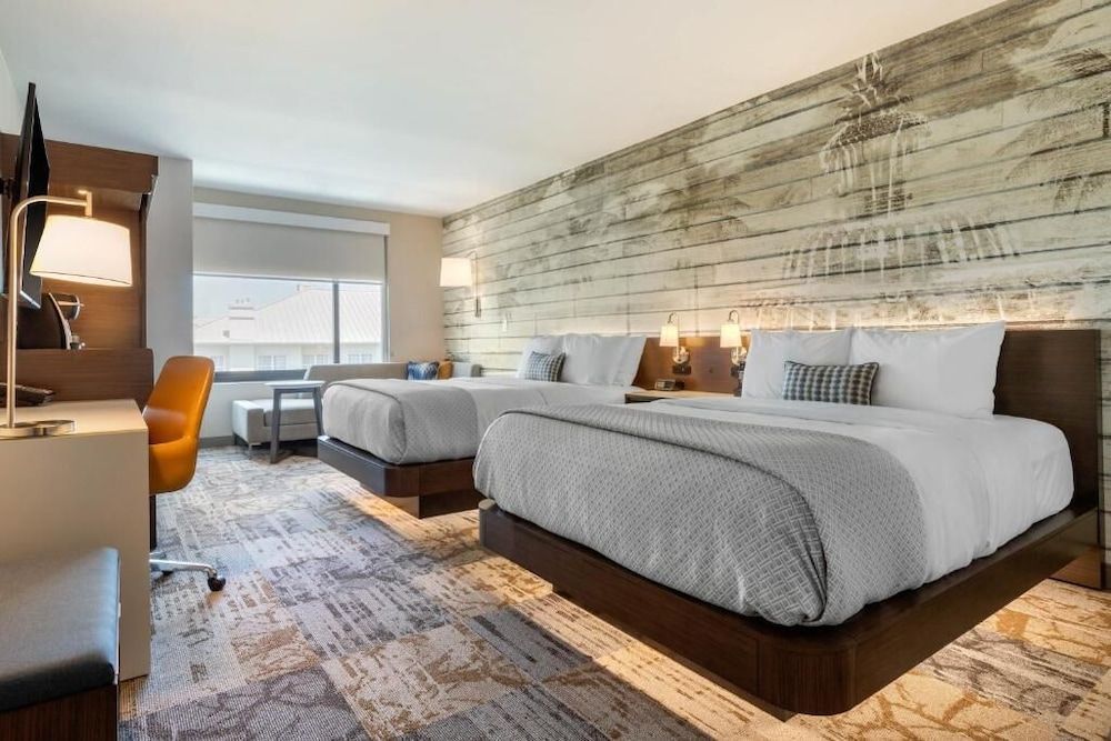 Room, 2 Queen Beds, Accessible, Bathtub (Mobility)