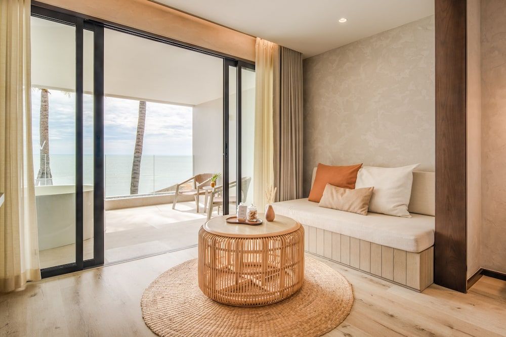 Deluxe Beachfront Twin Room