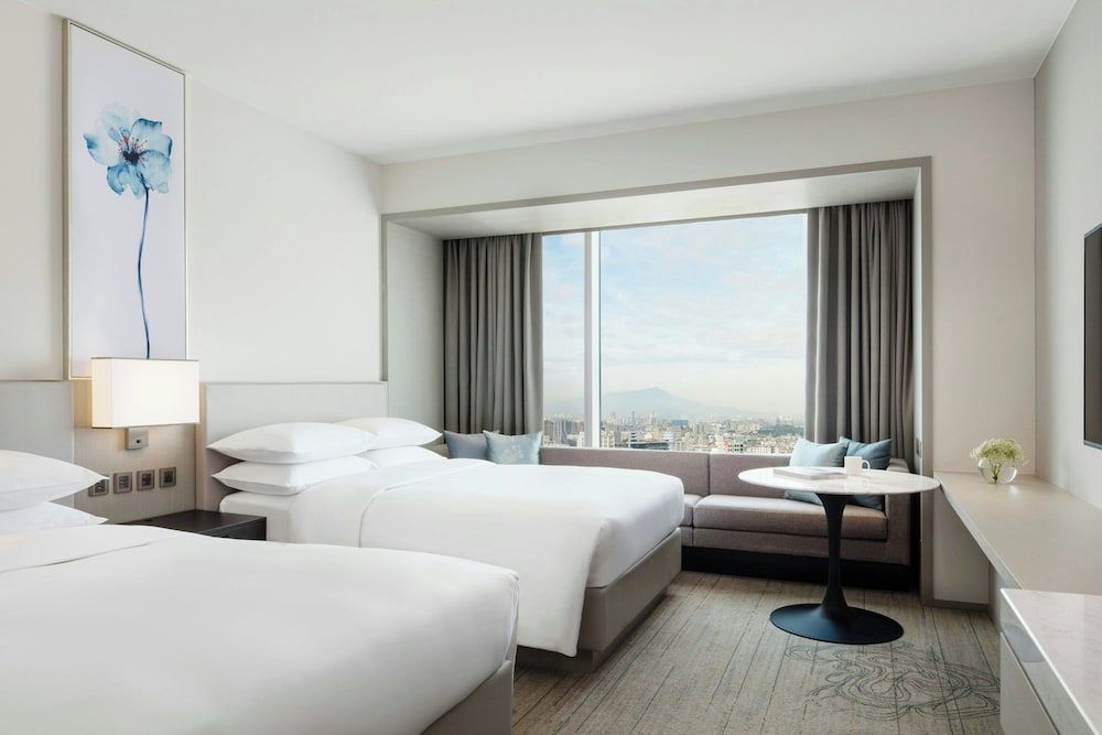 Courtyard by Marriott Taipei Downtown Room , 2 Twin Beds, Non Smoking, Partial City View