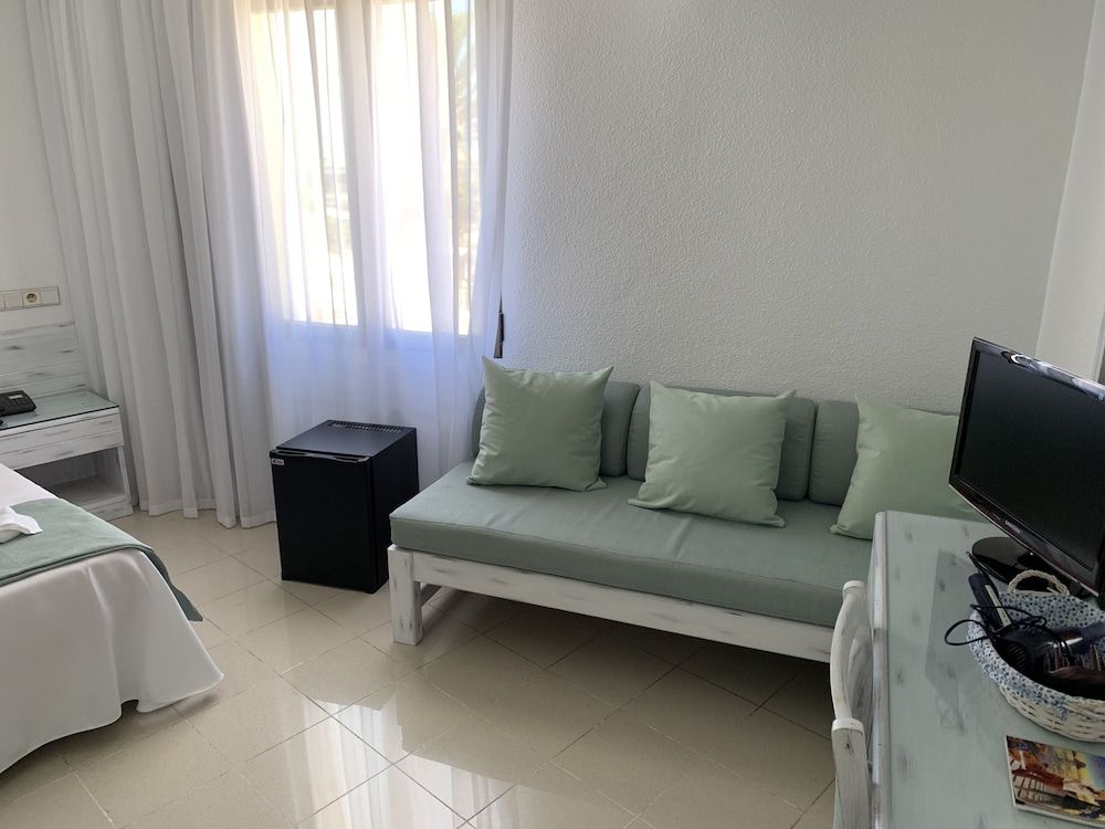 Hostal Bellavista Formentera Twin Room, Harbor View 4