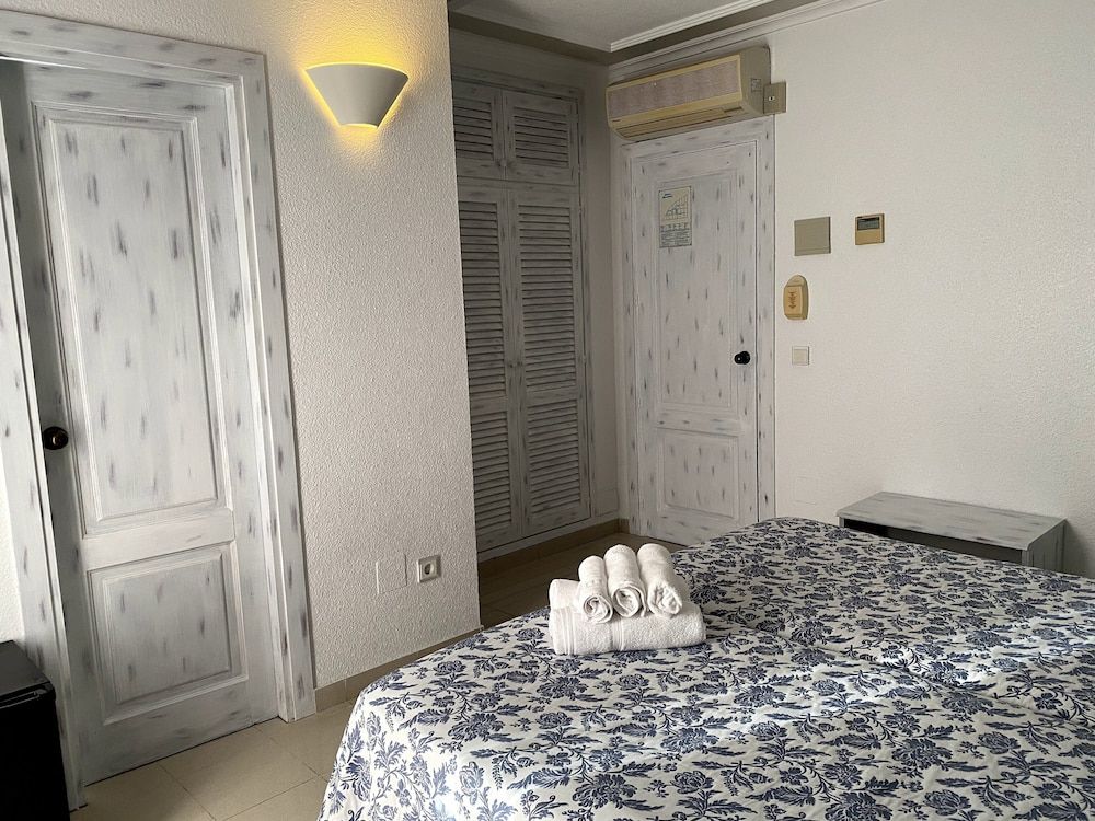 Hostal Bellavista Formentera Economy Twin Room 3