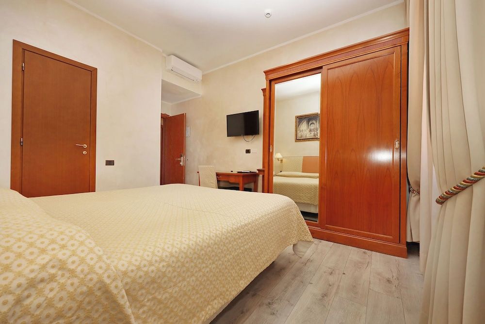 Hotel Rimini Double Room 7