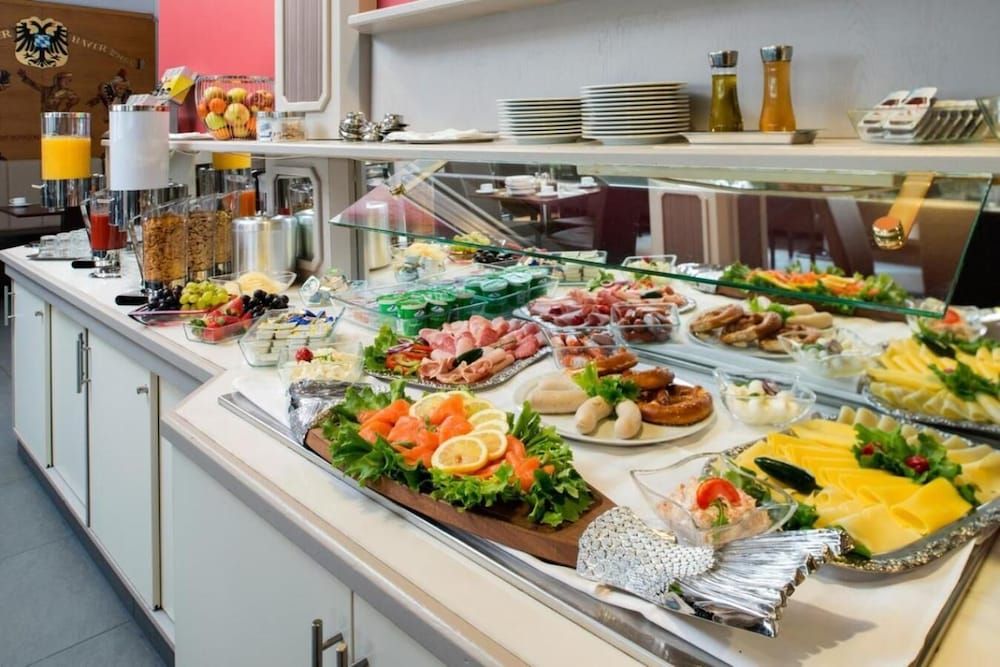 undefined Munich Deluxe Hotel 10