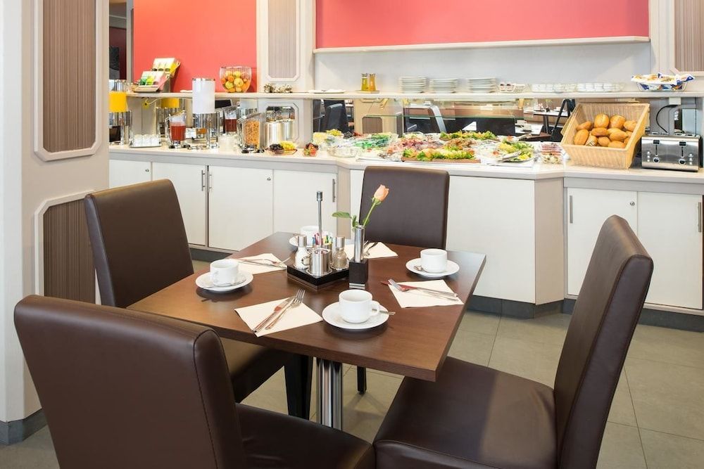 undefined Munich Deluxe Hotel 8