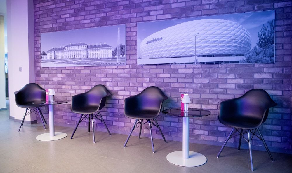 undefined Munich Deluxe Hotel 10