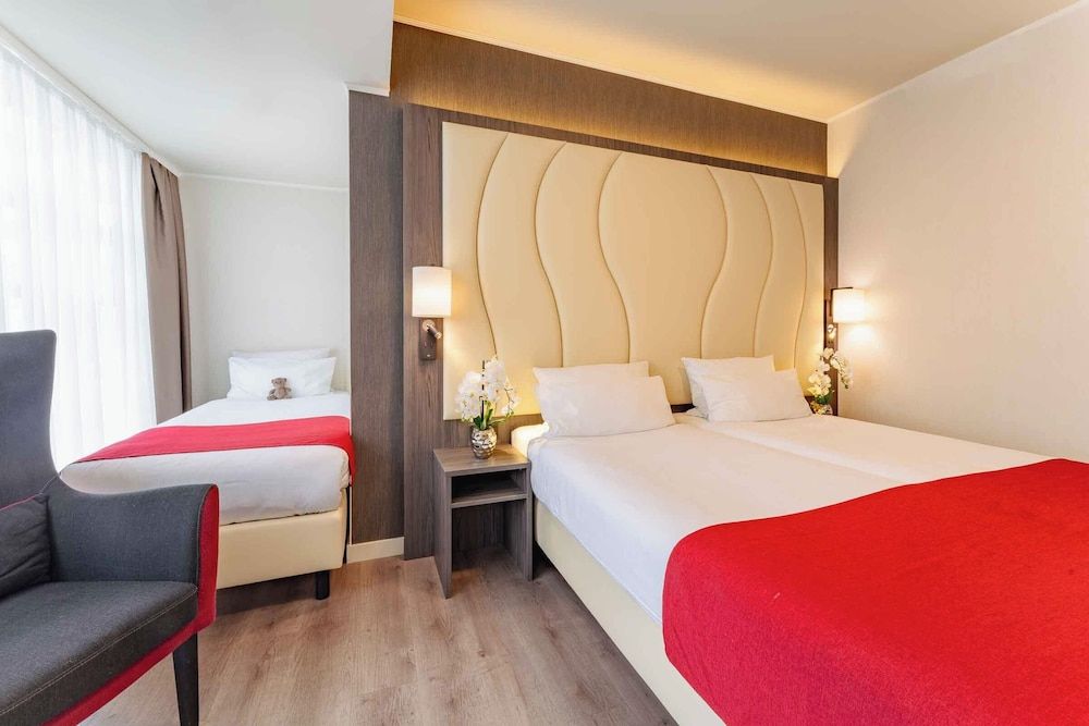 PLAZA Premium Den Haag City Center Comfort Triple Room 8