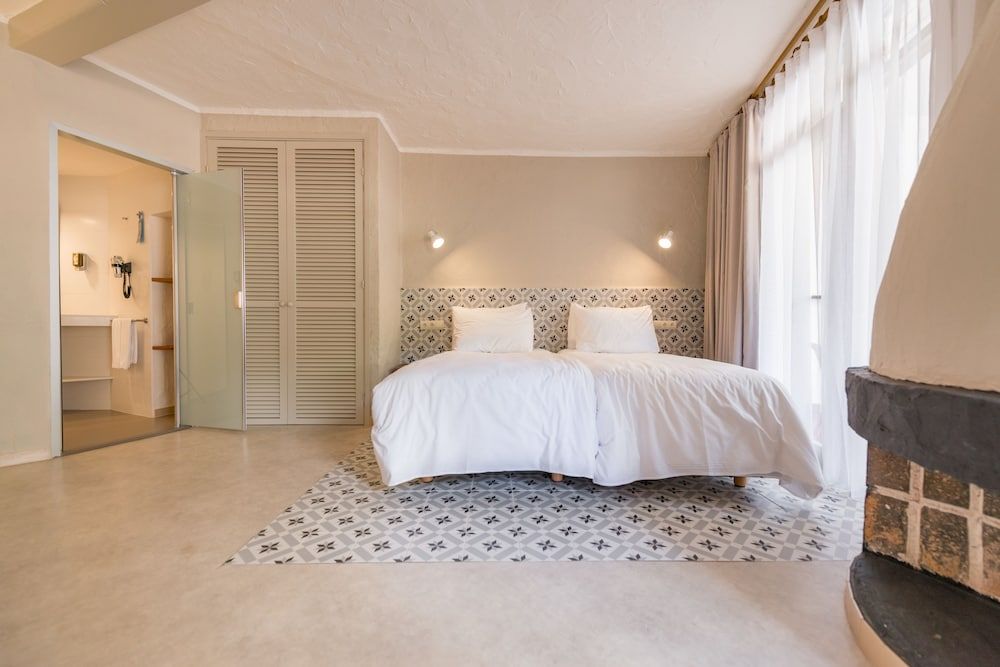 Panoramic Room