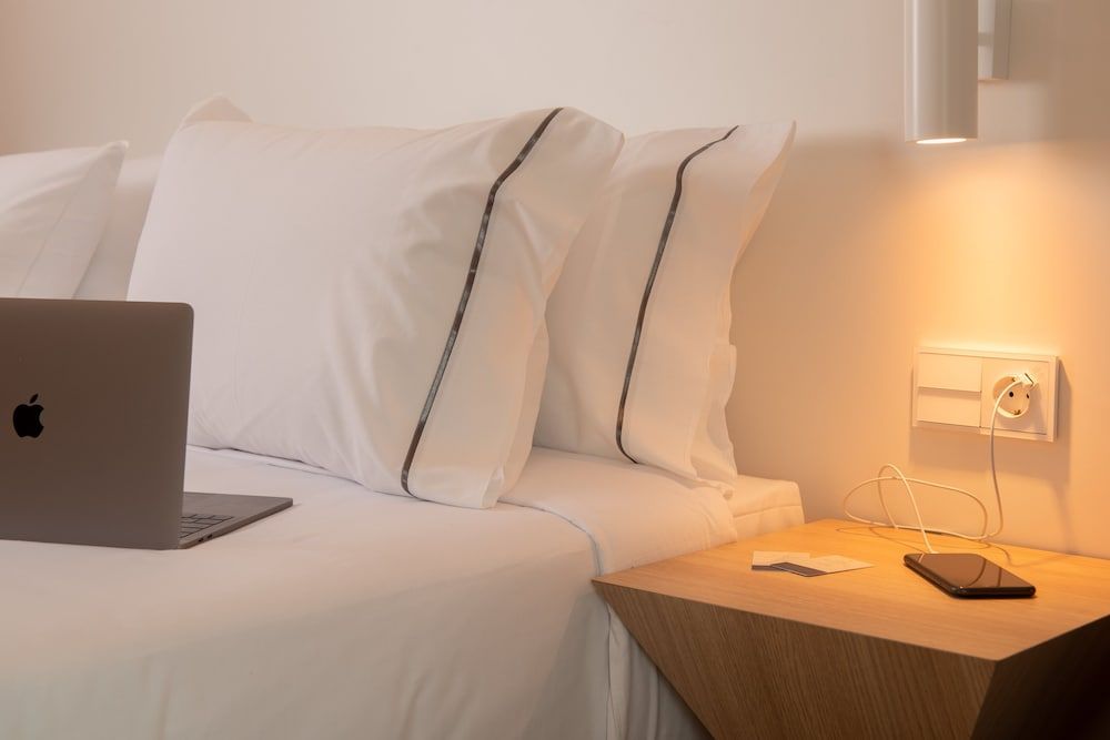 L'Azure Hotel Standard Single Room (1 adult) 3