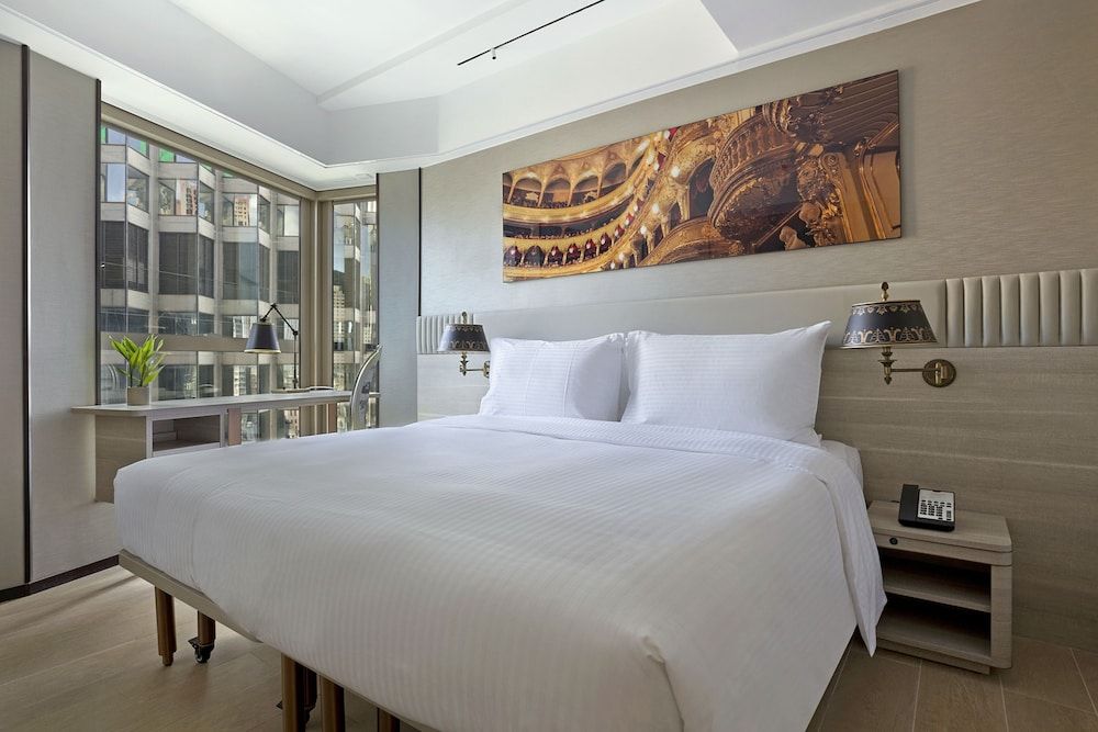 Hotel Alexandra Diamond City View Room