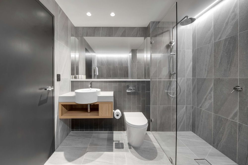 Vibe Hotel Hobart Deluxe Suite 5