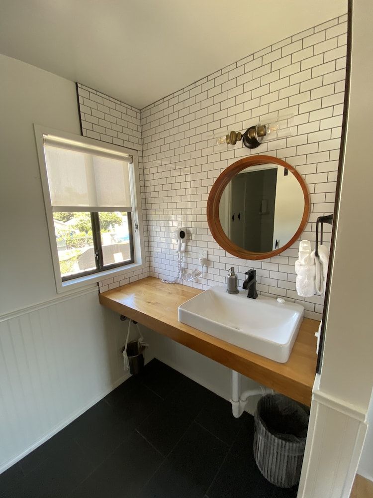 Haley Hotel Standard Room, 1 Queen Bed 4