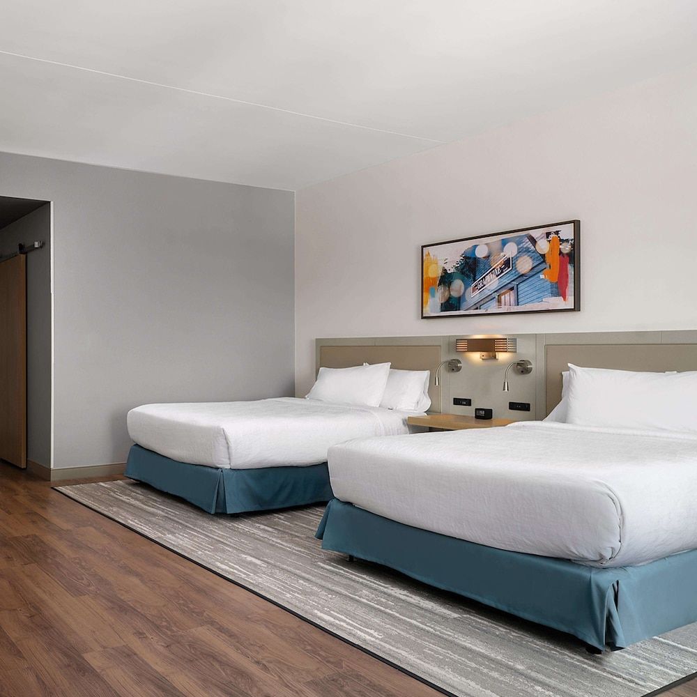 Deluxe Room, 2 Queen Beds, Accessible (Mobility & Hearing, Roll-in Shower)