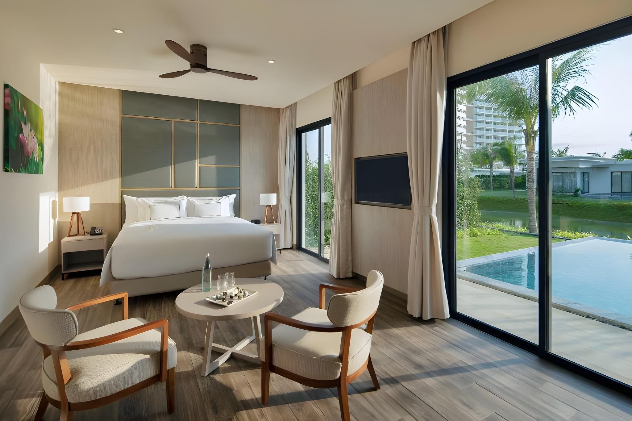 The Level 2-Bedroom Lakefront Pool Villa
