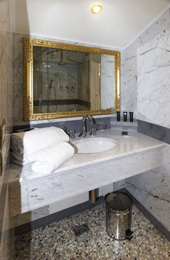 Cà Bonfadini Historic Experience Superior Double Room 13