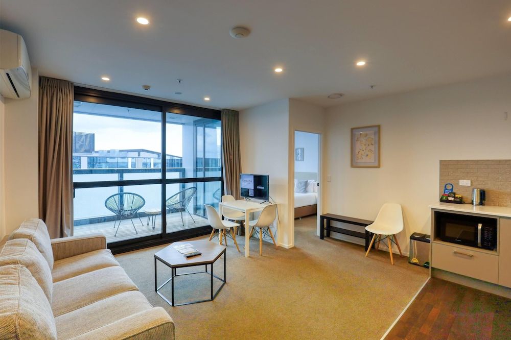 Ramada Suites By Wyndham Victoria Street West