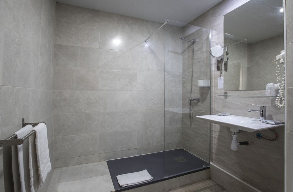 Cuatro Naciones City Double Room, 1 Bedroom 3