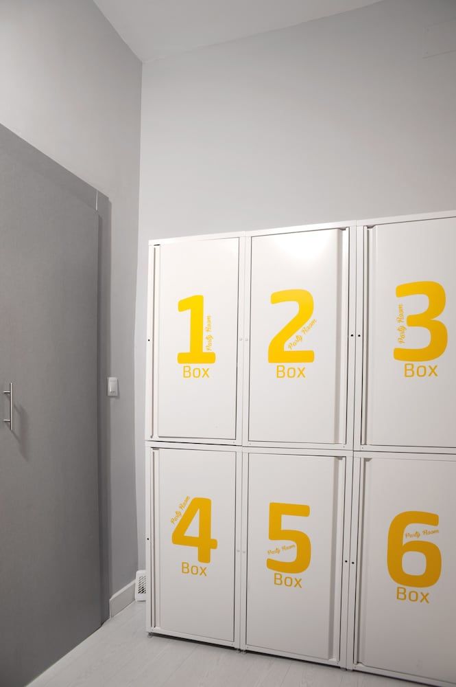 Woohoo Hostal Madrid 1 Bed in Shared Mixed Dormitory for 6 people