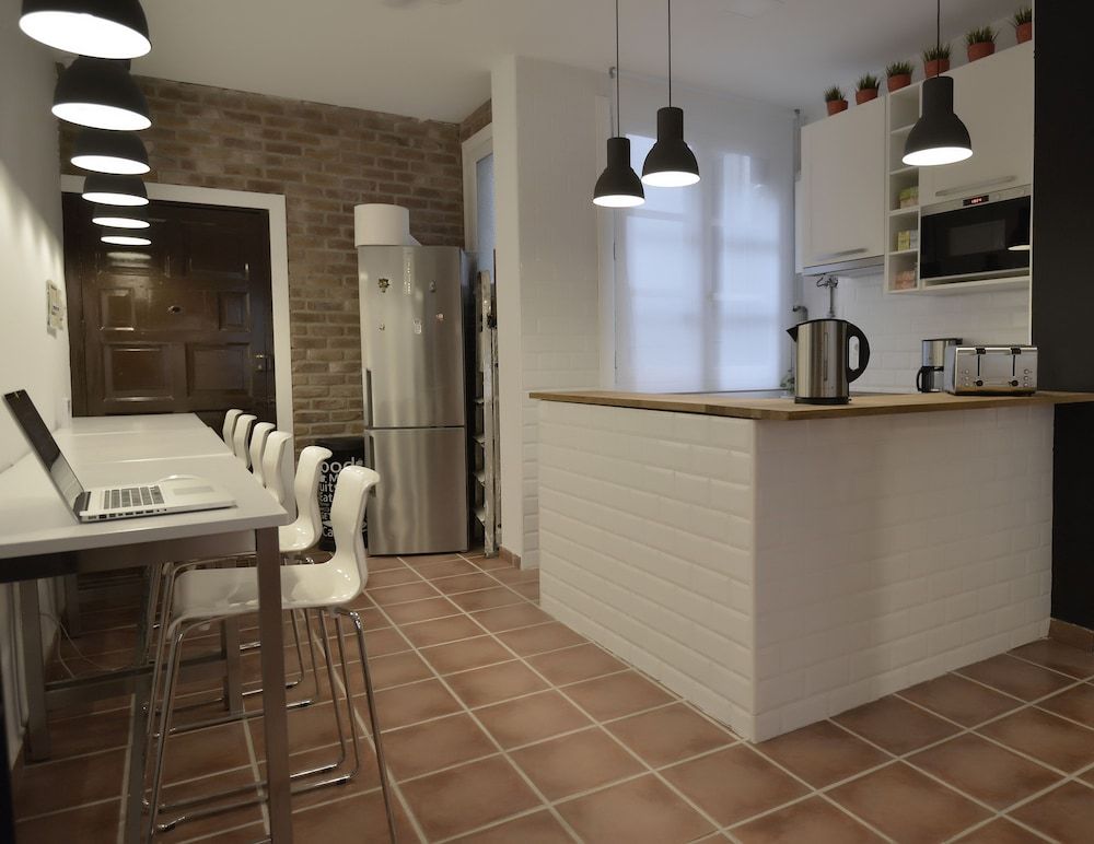 Woohoo Hostal Madrid 1 Single bed in Shared Room for 4 People 3