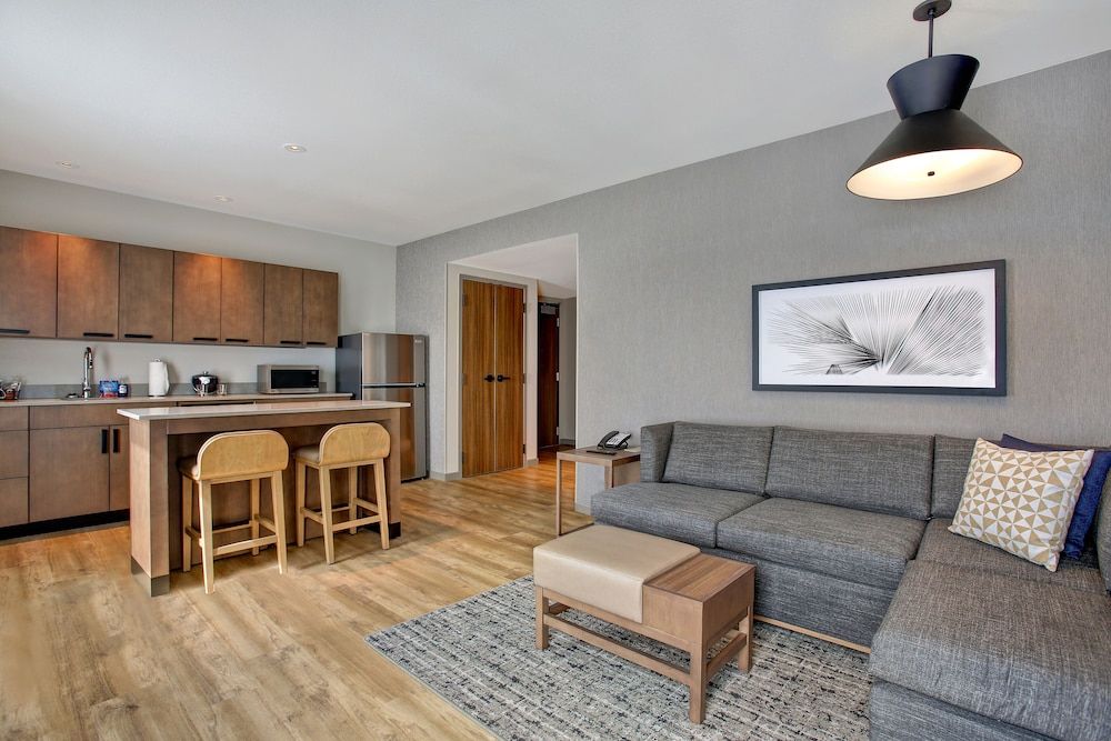 ADA Suite, 1 Bedroom (Shower)