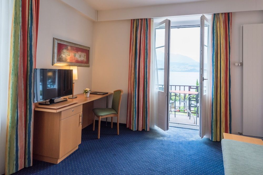 Parkhotel Gunten - Beach & Spa Comfort Double Room, Balcony, Lake View 2