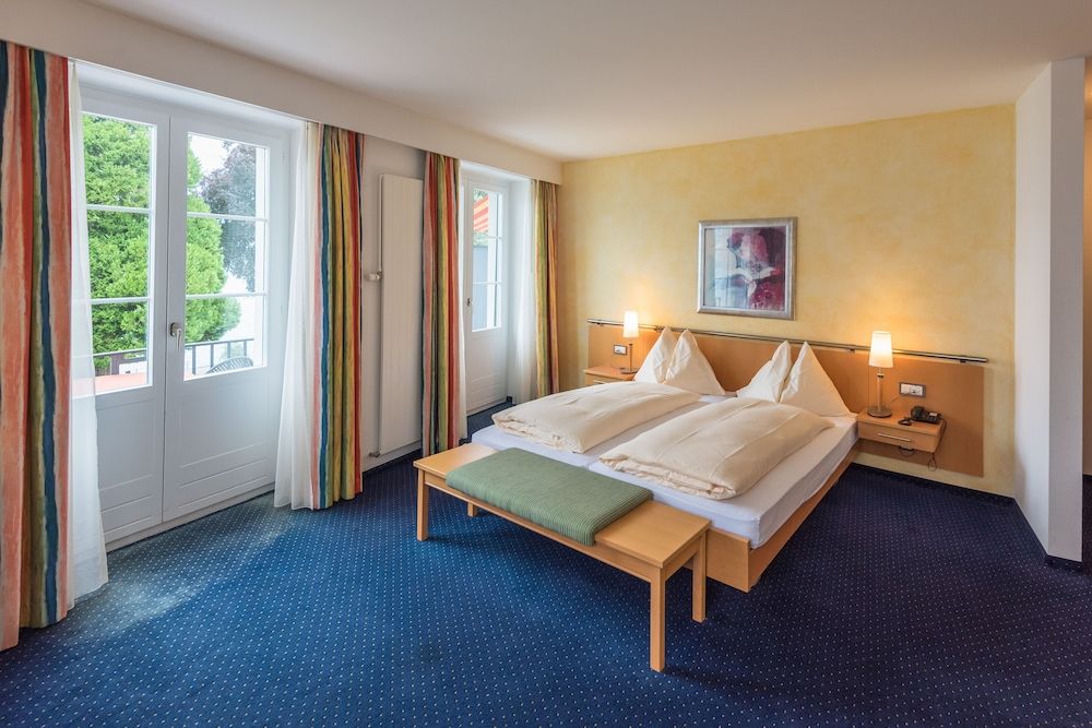 Parkhotel Gunten - Beach & Spa Comfort Double Room, Balcony, Lake View 4