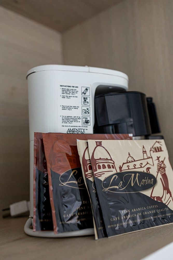 Jot's Resort Deluxe Room, Kitchenette 14