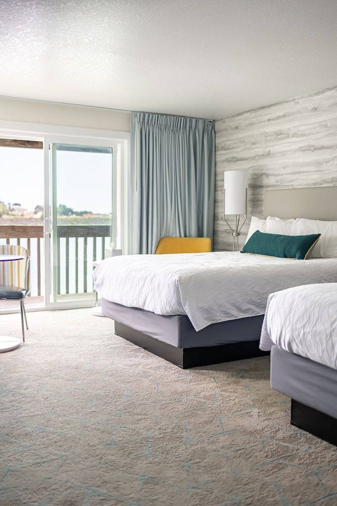 Jot's Resort Deluxe Room, 2 Queen Beds, Accessible, River View