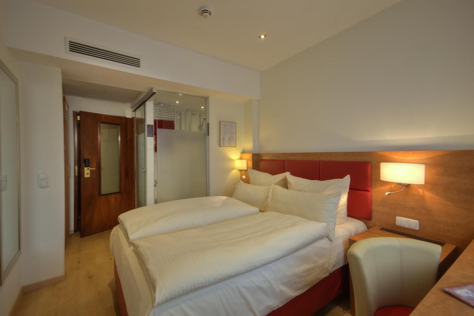 undefined Hotel Condor 5