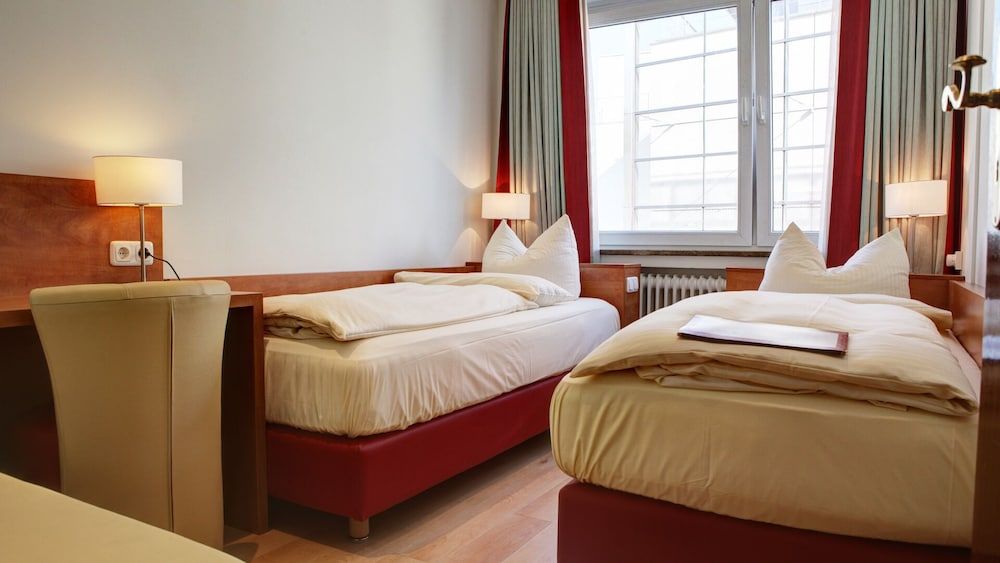 undefined Hotel Condor 8