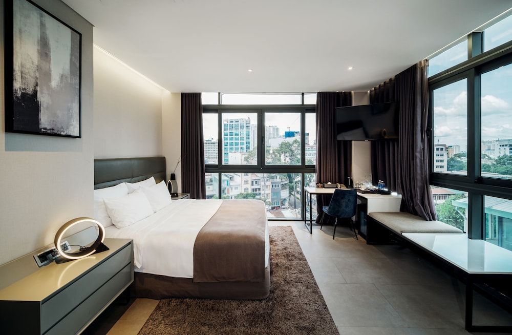 Contemporary Suite, City View
