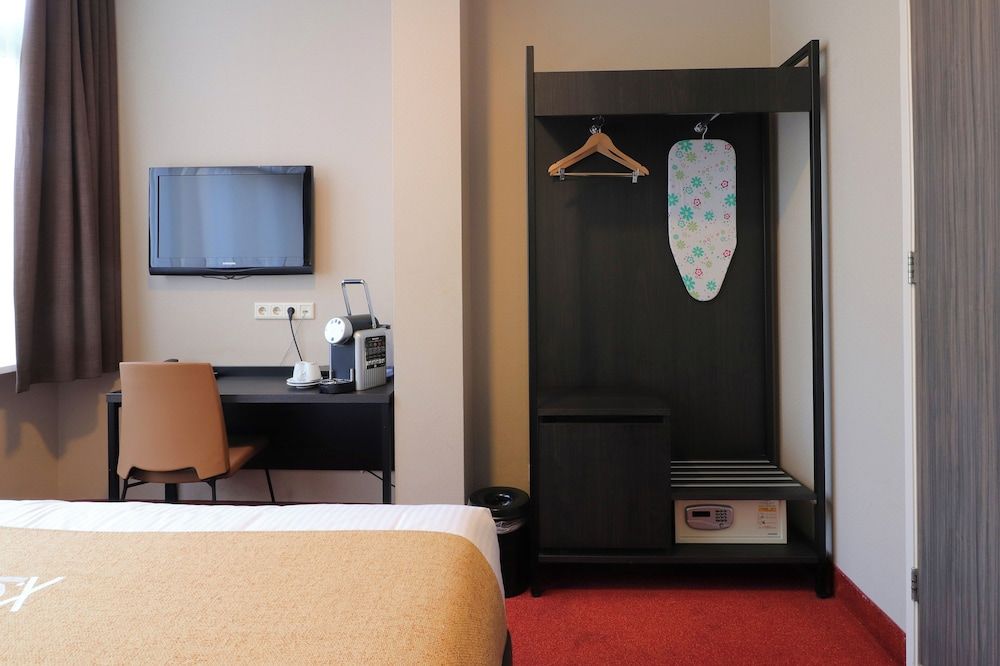 Hotel Van Gogh Standard Room, 2 Twin Beds 6