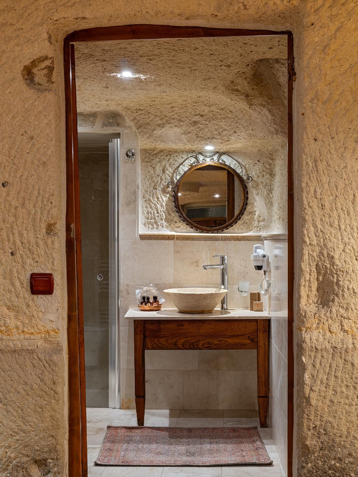 undefined Aza Cave Hotel Special Class 9