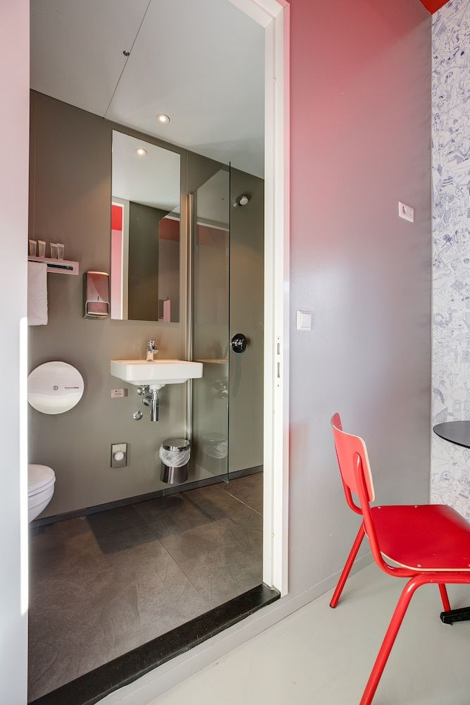 ClinkNOORD - Hostel Standard Double Room, Private Bathroom 4