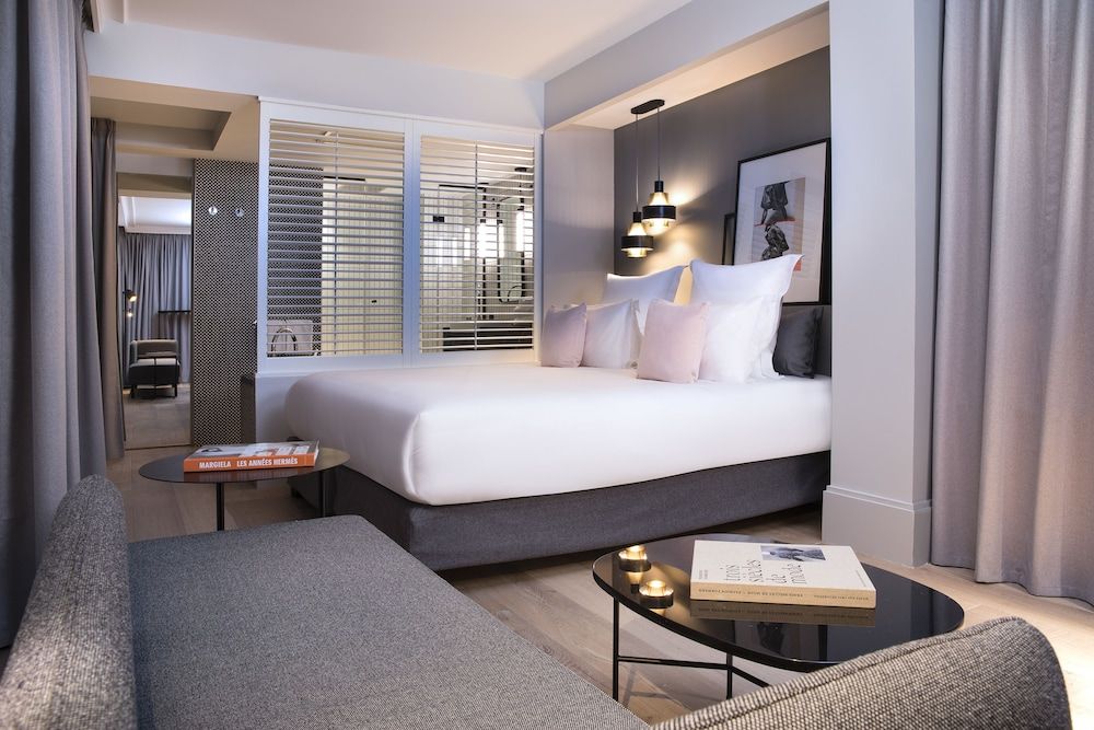 undefined Maison ELLE Paris 3