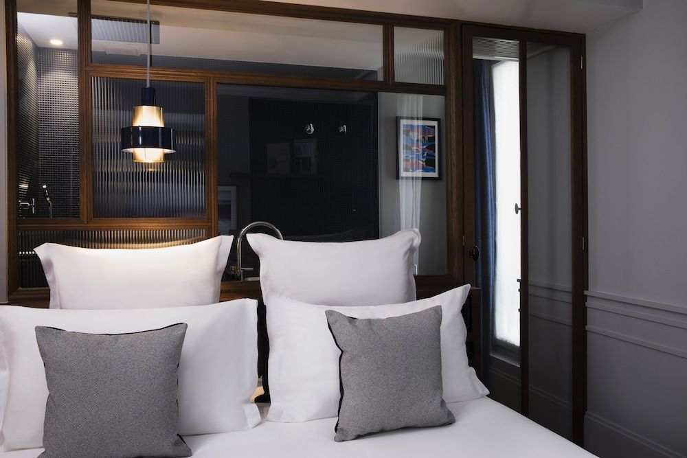 undefined Maison ELLE Paris 4