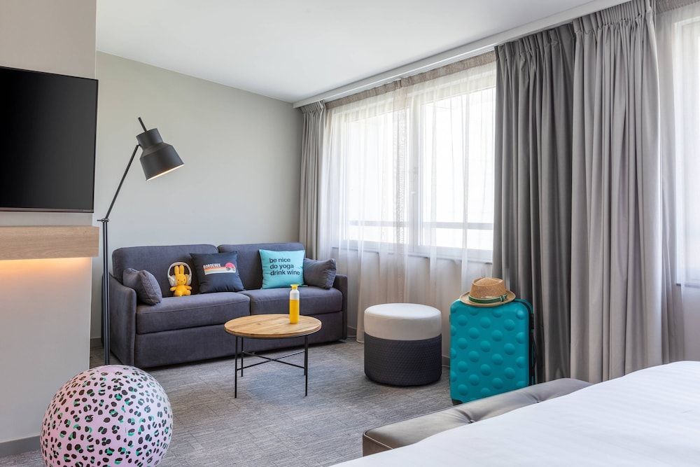 Room, 1 Queen Bed with Sofa bed