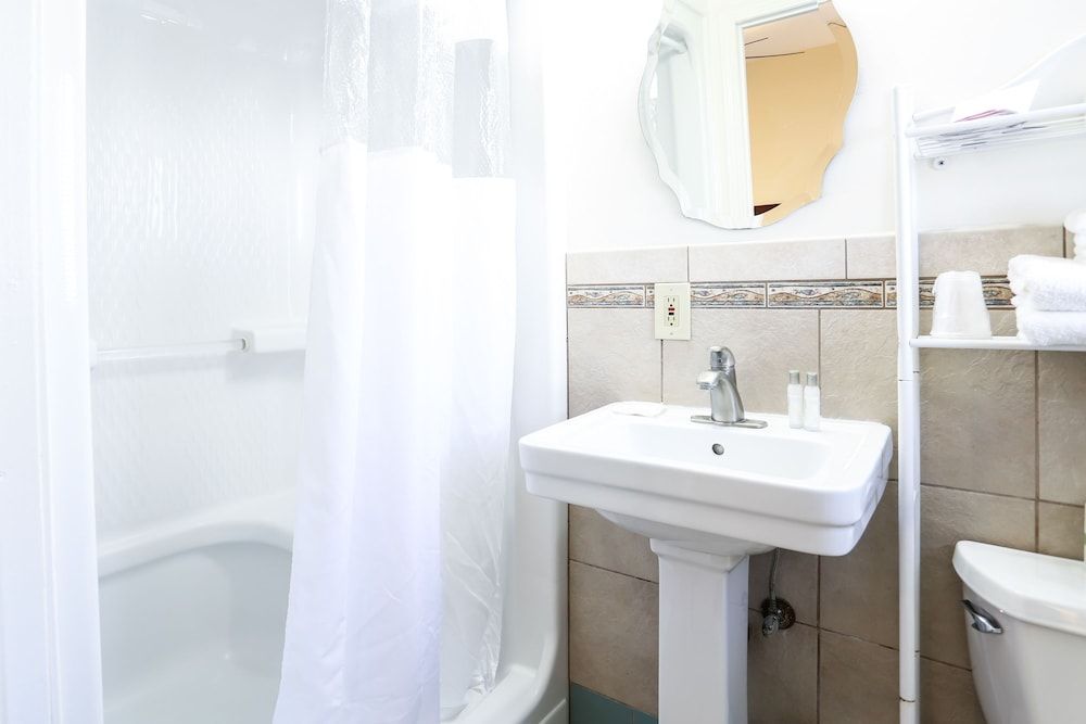 undefined The Hotel Hollywood 9