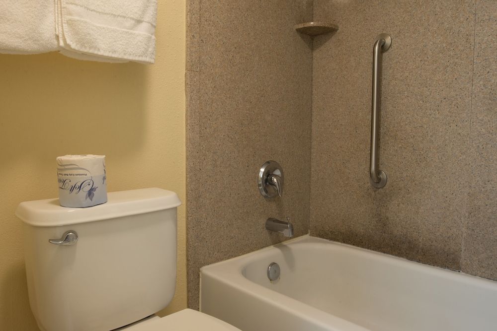 Budget Inn Cocoa Standard Double Room, 2 Double Beds, Smoking 2