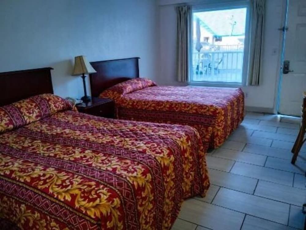 Budget Inn Cocoa Standard Double Room, 2 Double Beds, Smoking