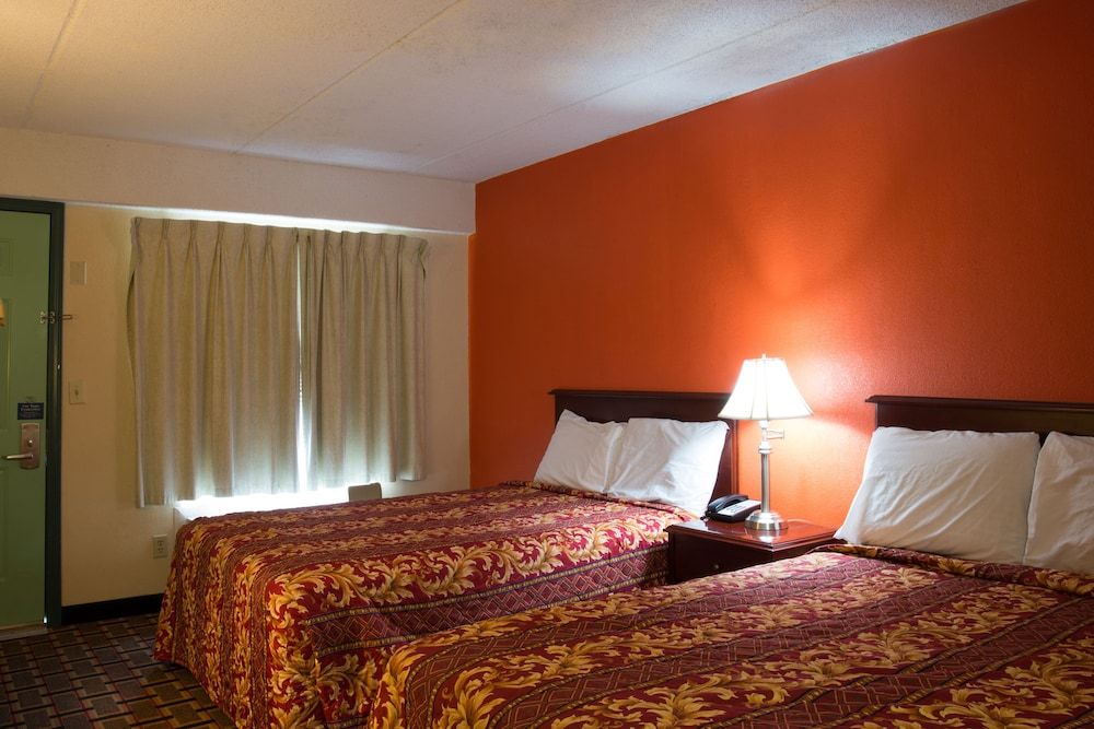 Budget Inn Cocoa Standard Room, 2 Double Beds 2