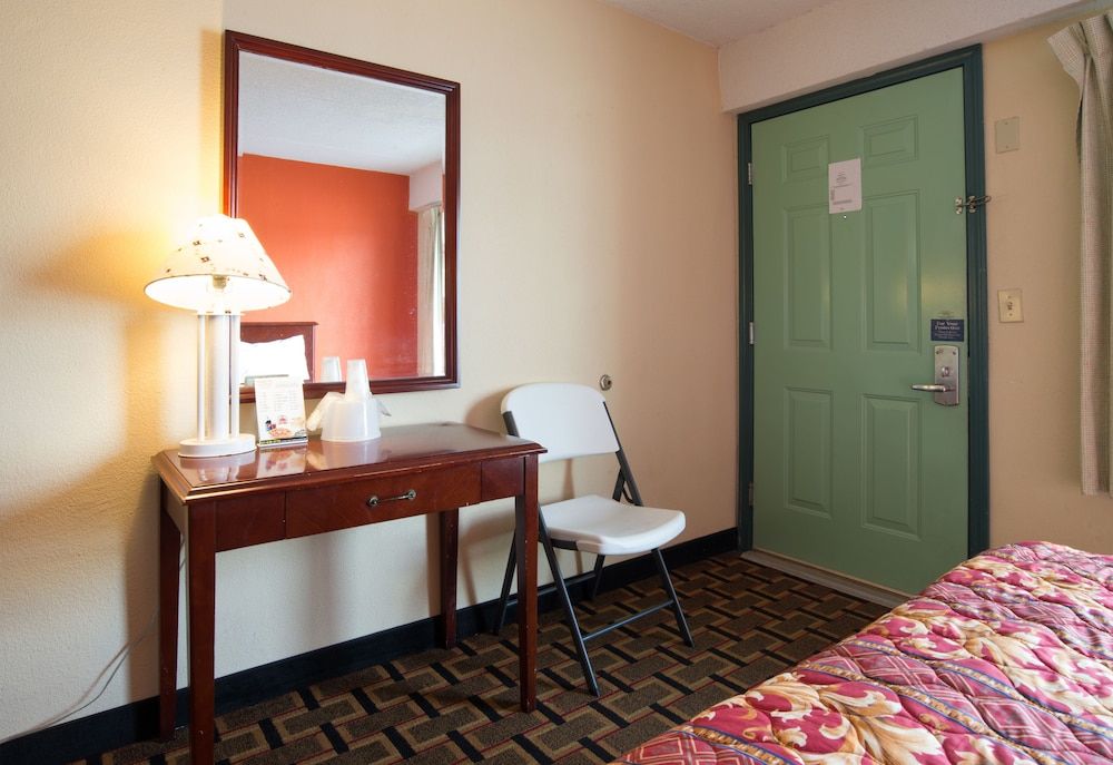 Budget Inn Cocoa Standard Room, 2 Double Beds 15