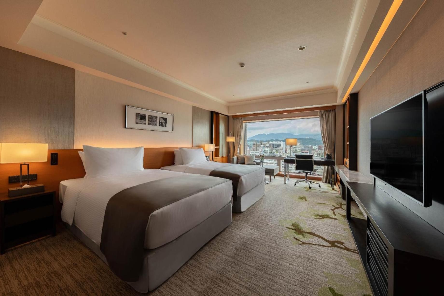 Corner Executive Connecting Rooms