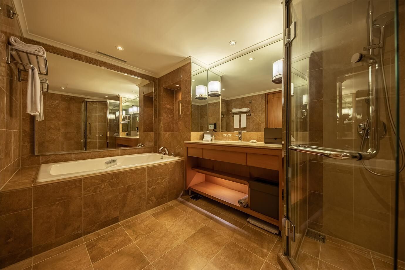 Corner Executive Twin Room - Non-Smoking