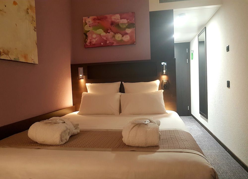 Nash Pratik Hotel Double Room 2