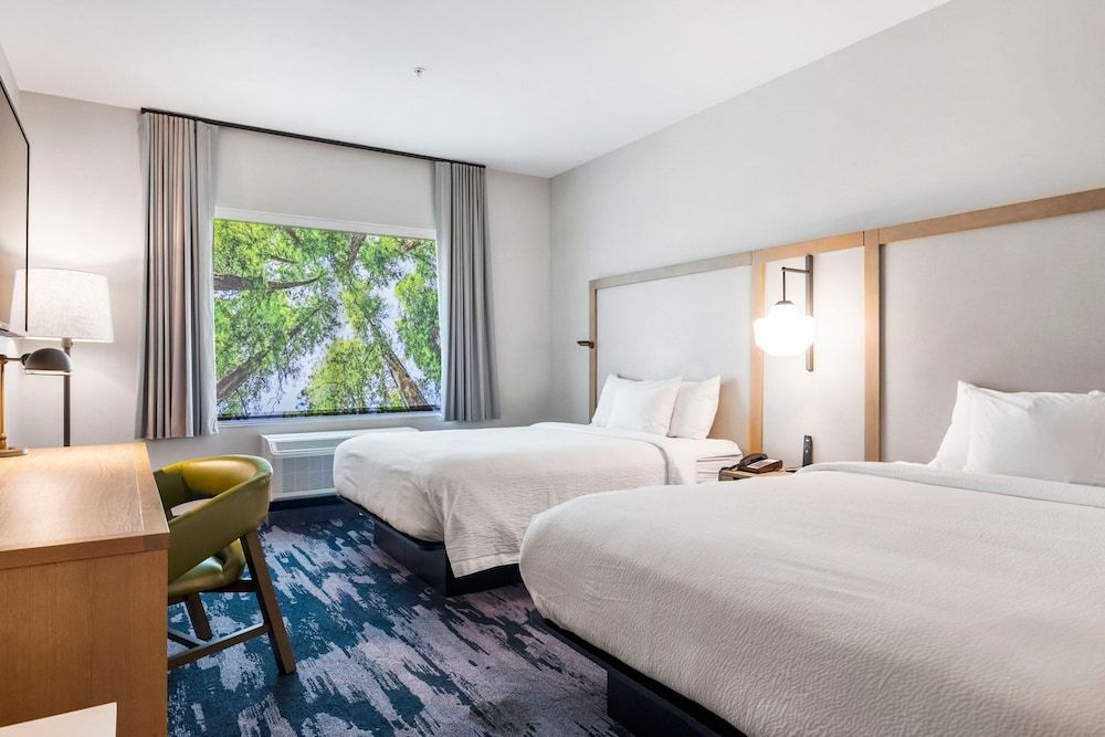 Room, 2 Queen Beds (Mobility Accessible, Roll-In Shower)