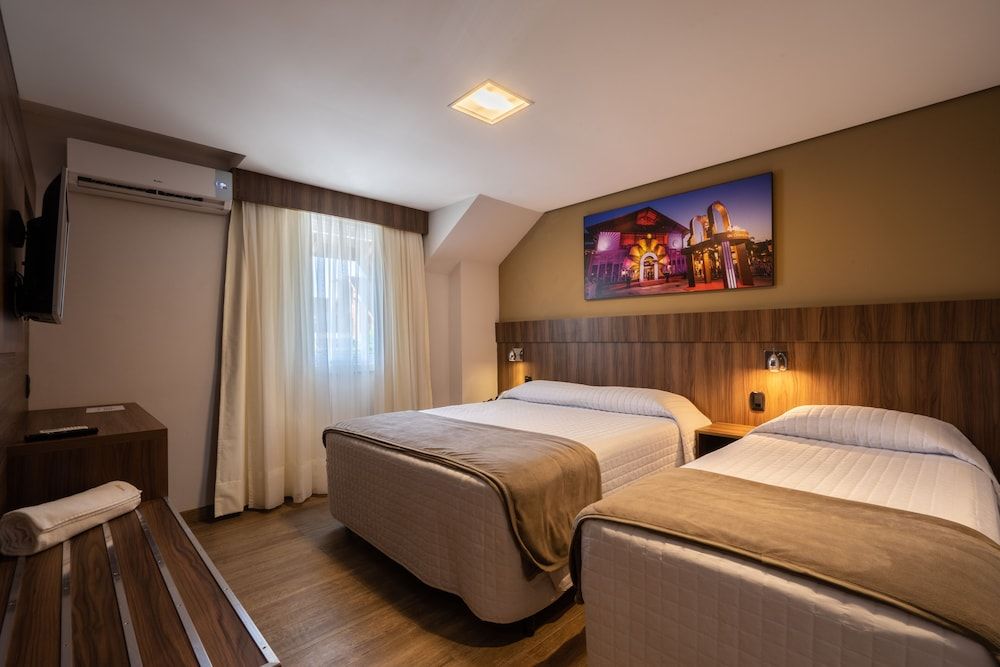 Deluxe Triple Room, Multiple Beds, Non Smoking