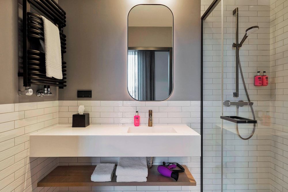 Moxy Warsaw Praga Room, 1 Queen Bed, Non Smoking (Cozy) 4