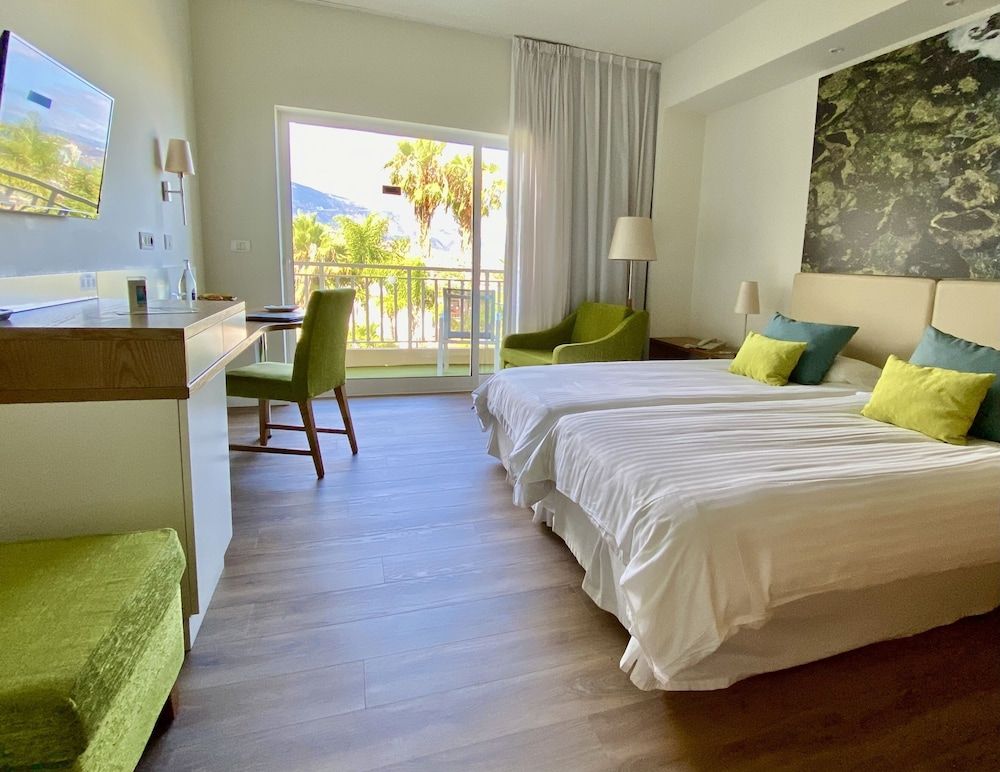 Hotel Tigaiga Twin Room, Mountain View (Teide side, 1 adult) 2