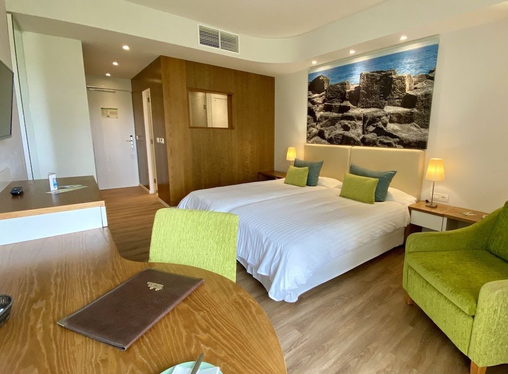 Hotel Tigaiga Twin Room, Garden View (Taoro side, 2 adults) 2