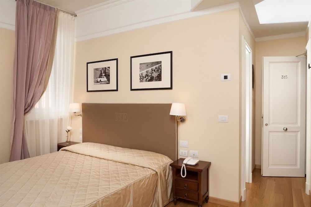 Hotel Executive Florence Classic Double Room 4